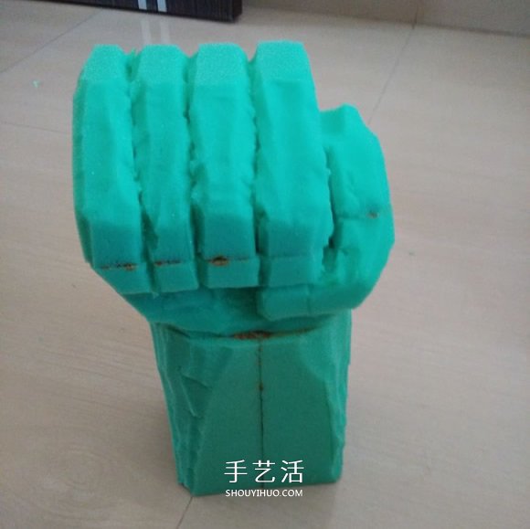 海綿手工制作綠巨人手套的方法 -  rpnrmr.com
