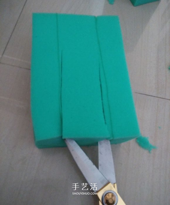 海綿手工制作綠巨人手套的方法 -  rpnrmr.com
