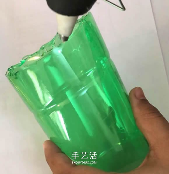 雪碧瓶手工制作萬圣節(jié)女巫屋圖解教程 -  rpnrmr.com