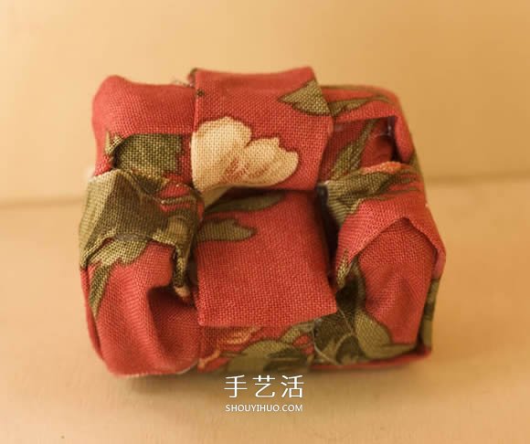 瓦楞紙板手工制作微型扶手椅圖解教程 -  rpnrmr.com