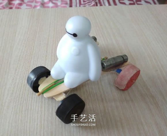 廢物利用DIY橡皮筋動(dòng)力回力車的方法 -  rpnrmr.com