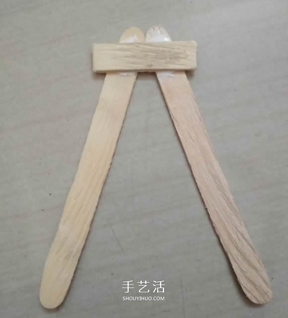 廢物利用DIY橡皮筋動(dòng)力回力車的方法 -  rpnrmr.com