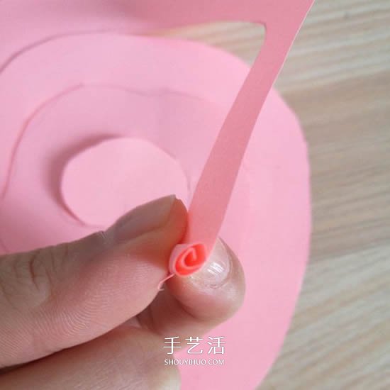 簡(jiǎn)單又漂亮紙玫瑰花的做法圖解 -  rpnrmr.com
