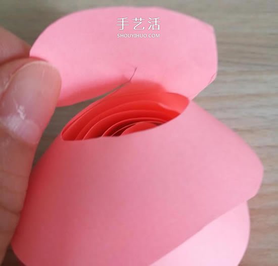 簡(jiǎn)單又漂亮紙玫瑰花的做法圖解 -  rpnrmr.com