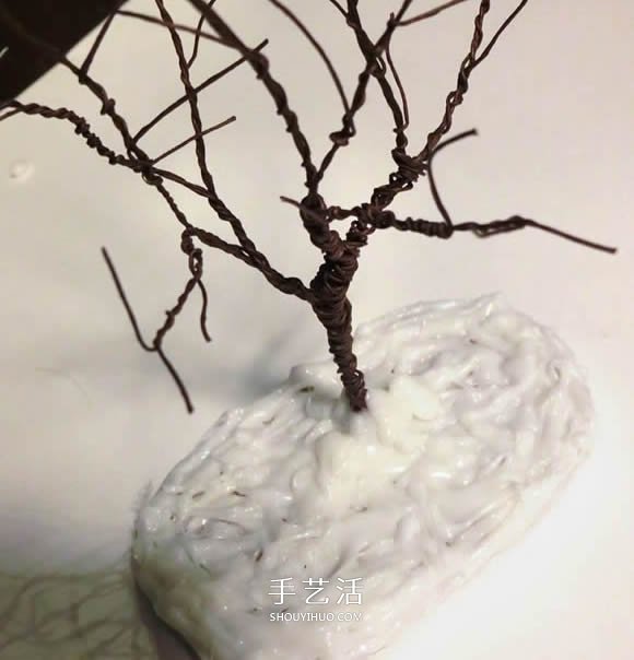自制圣誕節(jié)光禿禿樹木裝飾的制作方法 -  rpnrmr.com
