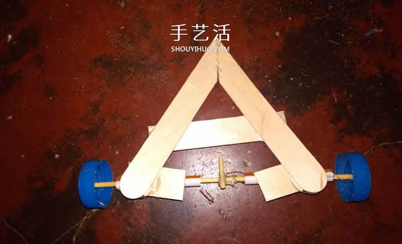 冰淇淋棒手工制作橡皮筋動力車的教程 -  rpnrmr.com