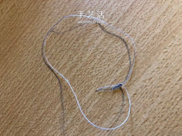 塑料瓶蓋手工制作圣誕球掛飾的教程 -  rpnrmr.com