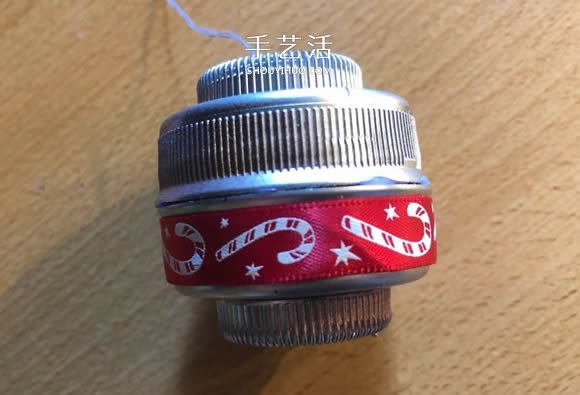 塑料瓶蓋手工制作圣誕球掛飾的教程 -  rpnrmr.com