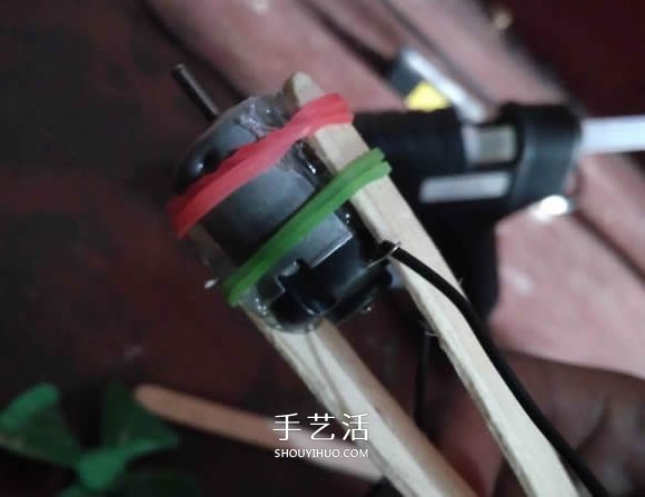 自制電動玩具飛機(jī)的方法教程 -  rpnrmr.com