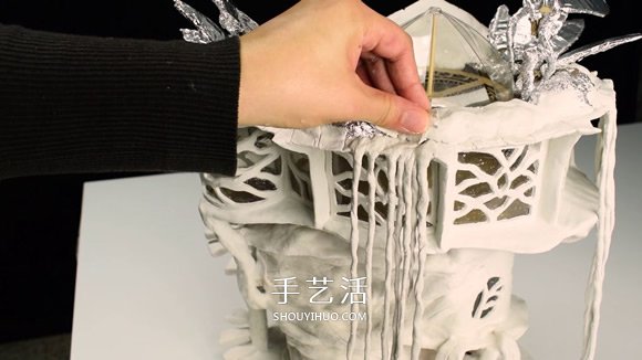 利用廢棄回收材料DIY童話樹屋燈的教程 -  rpnrmr.com