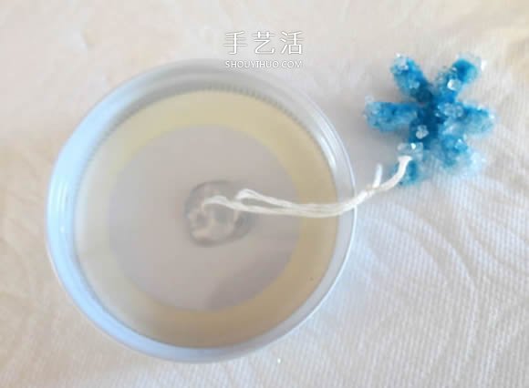 自制圣誕節(jié)晶體雪花裝飾品的方法教程 -  rpnrmr.com