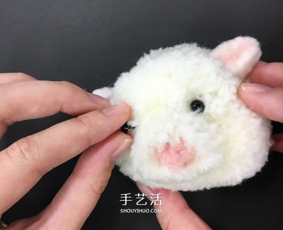 自制毛線球動物胸針的方法教程 -  rpnrmr.com
