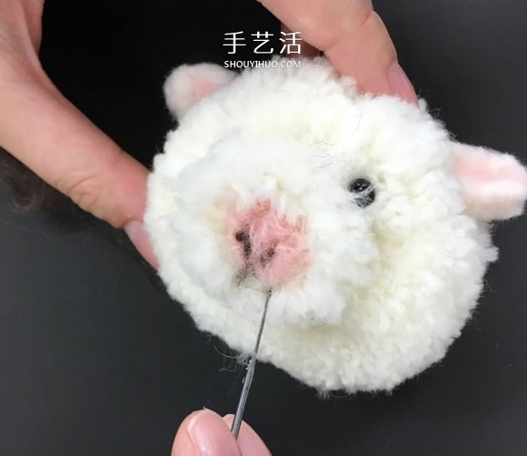 自制毛線球動物胸針的方法教程 -  rpnrmr.com