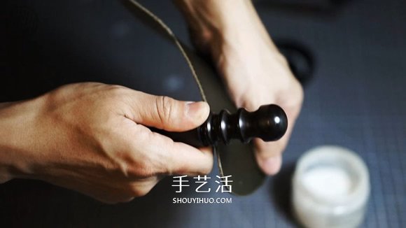自制簡(jiǎn)約風(fēng)格男士皮革名片盒的方法 -  rpnrmr.com