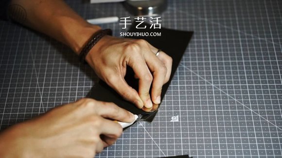 自制簡(jiǎn)約風(fēng)格男士皮革名片盒的方法 -  rpnrmr.com