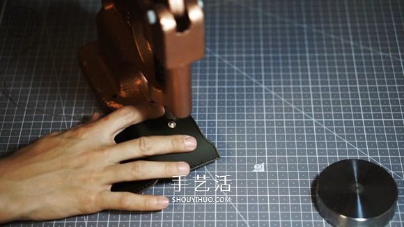 自制簡(jiǎn)約風(fēng)格男士皮革名片盒的方法 -  rpnrmr.com