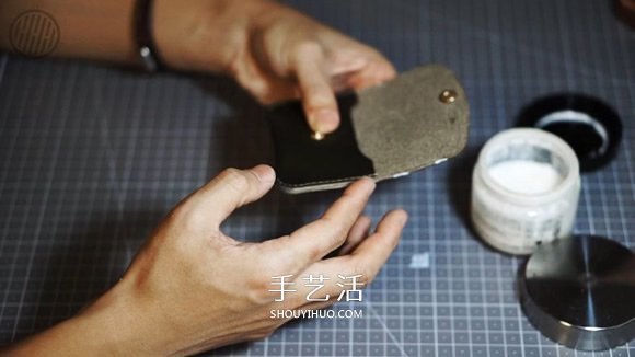 自制簡(jiǎn)約風(fēng)格男士皮革名片盒的方法 -  rpnrmr.com
