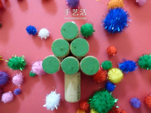 紅酒瓶塞手工制作圣誕樹的做法圖解 -  rpnrmr.com