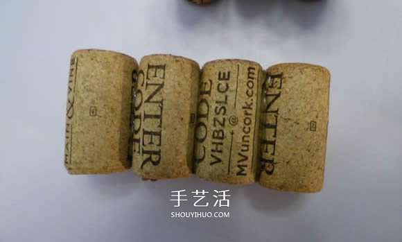 紅酒瓶塞手工制作圣誕樹的做法圖解 -  rpnrmr.com