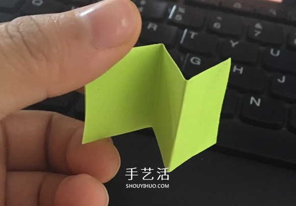 簡(jiǎn)單的方法折紙蝴蝶的圖解教程 -  rpnrmr.com