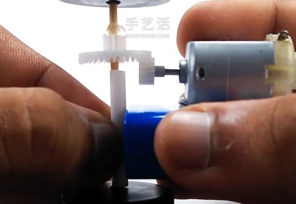 簡單自制電動汽車玩具的視頻教程 -  rpnrmr.com