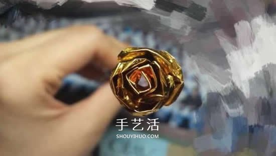 巧克力包裝紙廢物利用制作情人節(jié)玫瑰 -  rpnrmr.com