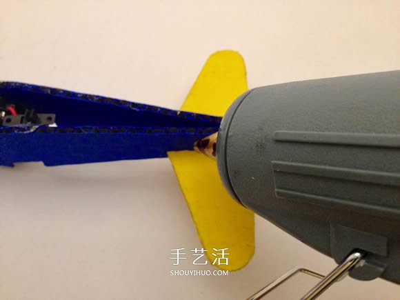 DIY電動空中旋轉(zhuǎn)飛機玩具的方法 -  rpnrmr.com