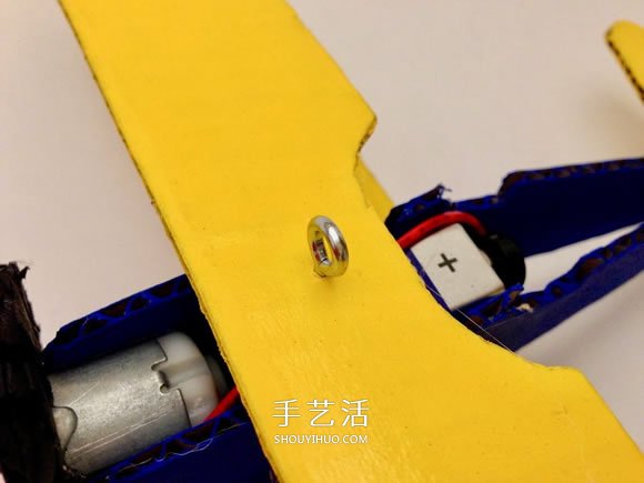 DIY電動空中旋轉(zhuǎn)飛機玩具的方法 -  rpnrmr.com