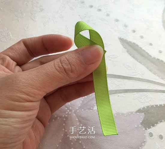 絲帶手工制作花朵發(fā)飾的做法圖解 -  rpnrmr.com