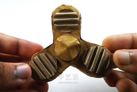 硬紙板手工制作指尖陀螺的視頻教程 -  rpnrmr.com