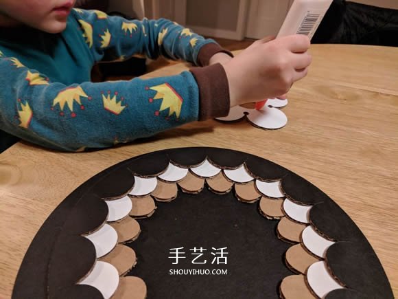 精美的曼荼羅墻 國(guó)外網(wǎng)友帶著兒子做了一個(gè)！ -  rpnrmr.com