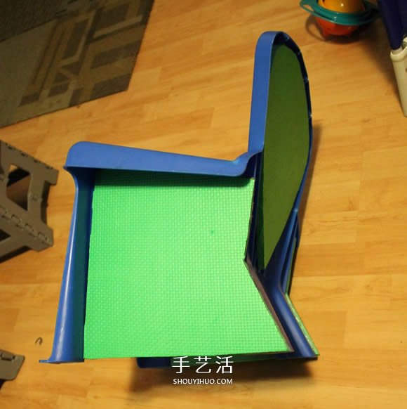 統(tǒng)治維斯特洛斯！用塑料椅給寶寶做鐵王座 -  rpnrmr.com