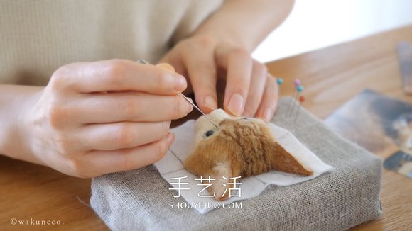 用玻璃眼睛和羊毛制作的神奇羊毛氈貓頭肖像 -  rpnrmr.com