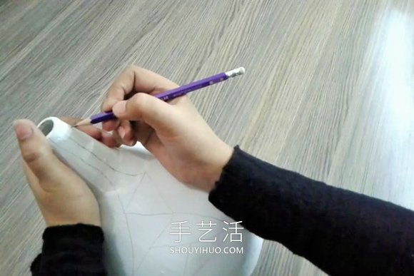 自制藝術(shù)范兒花瓶 一個漏斗和氣球就搞定！ -  rpnrmr.com