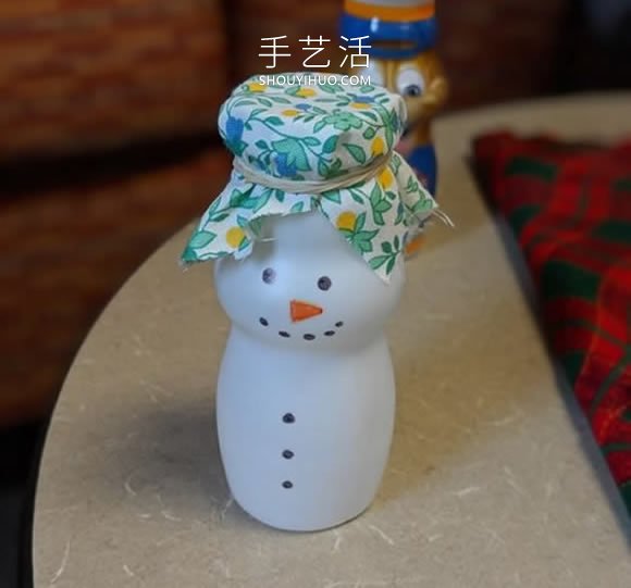 只需幾分鐘！牛奶瓶子手工制作可愛雪人 -  rpnrmr.com