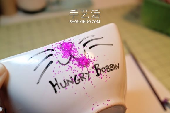 用陶瓷筆畫(huà)一只食物碗 隨時(shí)掌握貓咪小心情！ -  rpnrmr.com