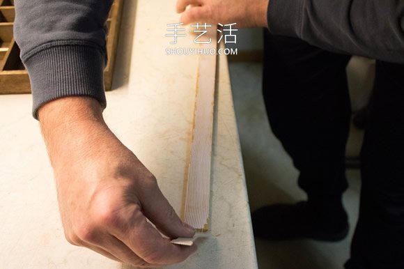 舊托盤巧改造！做成超實(shí)用又好看的首飾架 -  rpnrmr.com