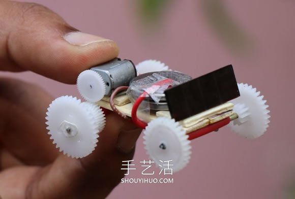 DIY迷你電動(dòng)車(chē)玩具視頻！通過(guò)齒輪進(jìn)行傳動(dòng) -  rpnrmr.com