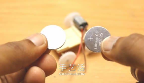 DIY迷你電動(dòng)車(chē)玩具視頻！通過(guò)齒輪進(jìn)行傳動(dòng) -  rpnrmr.com