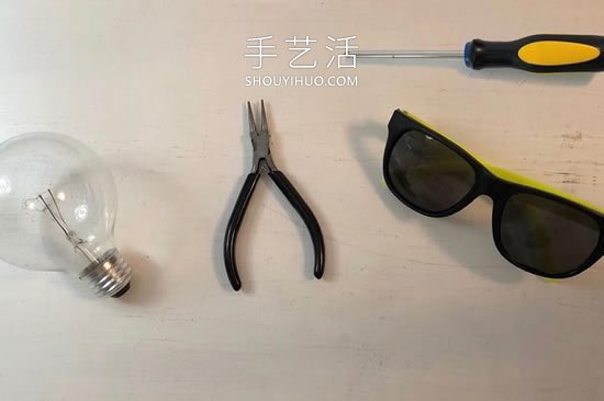 極簡風(fēng)格！用舊燈泡DIY優(yōu)雅花瓶的方法 -  rpnrmr.com