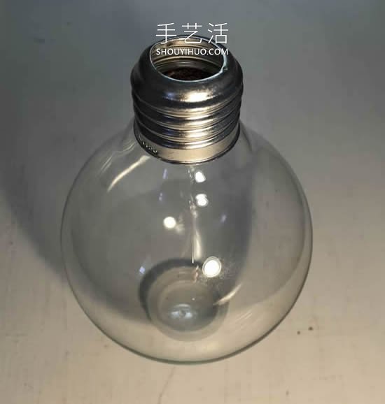 極簡風(fēng)格！用舊燈泡DIY優(yōu)雅花瓶的方法 -  rpnrmr.com