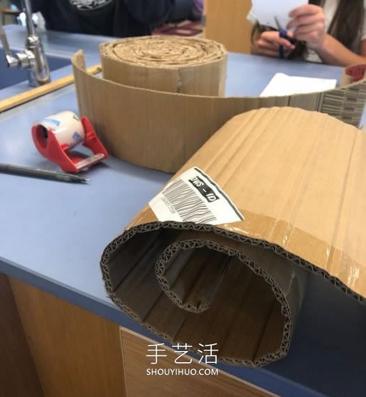 自制貓咪磨爪器 紙板箱再利用不花一分錢(qián)！ -  rpnrmr.com