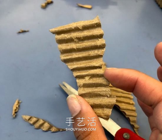 自制貓咪磨爪器 紙板箱再利用不花一分錢(qián)！ -  rpnrmr.com