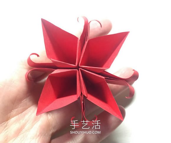 簡(jiǎn)單折紙4個(gè)花瓣 粘合得到一朵四瓣花！ -  rpnrmr.com