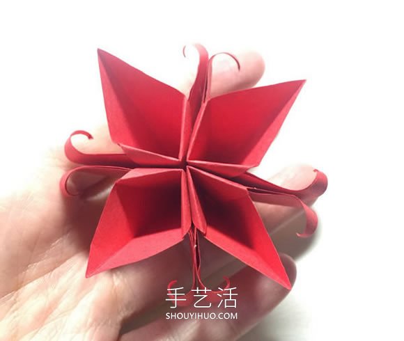 簡(jiǎn)單折紙4個(gè)花瓣 粘合得到一朵四瓣花！ -  rpnrmr.com