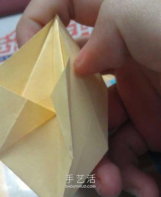 簡單又漂亮！手工折紙花型垃圾盒的視頻教程 -  rpnrmr.com