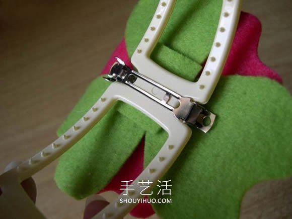 新手也能學(xué)會(huì)！自制簡(jiǎn)單氈布花朵發(fā)箍的方法 -  rpnrmr.com
