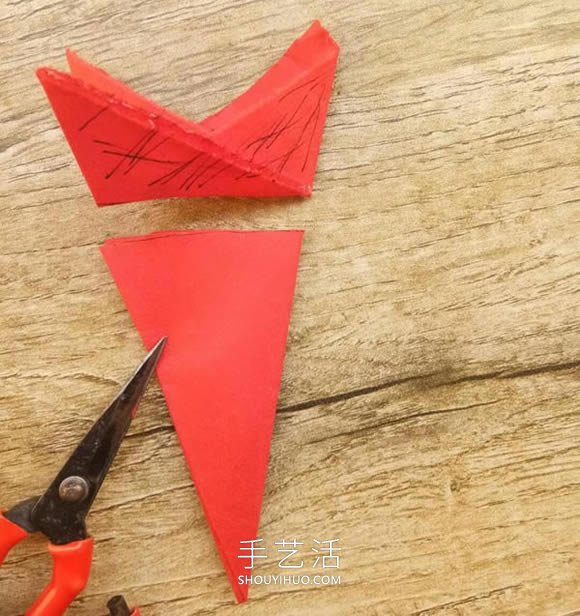 中國傳統(tǒng)新年團花的剪紙方法步驟圖解 -  rpnrmr.com