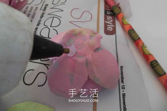 雞蛋保護托廢物利用 手工制作花朵的做法 -  rpnrmr.com