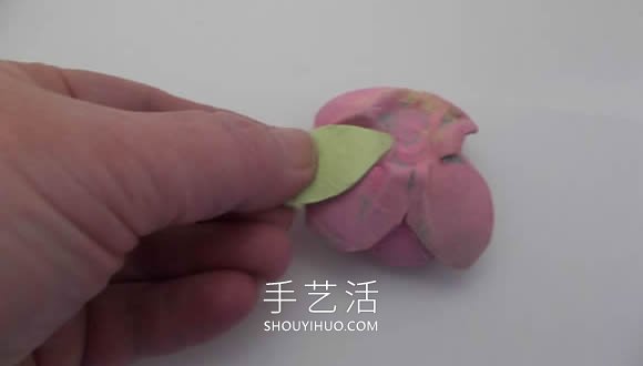 雞蛋保護托廢物利用 手工制作花朵的做法 -  rpnrmr.com